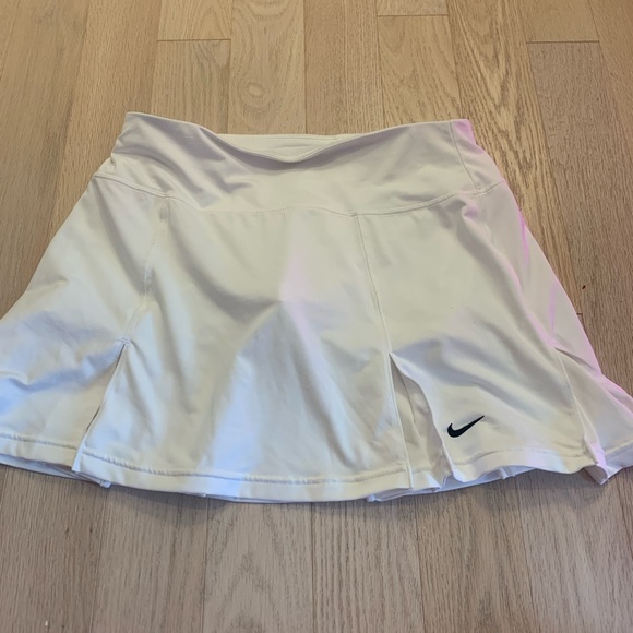 Nike skirt - Picture 1 of 2